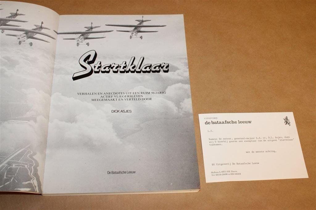 Startklaar — Dick Asjes, 50 Jaar Vliegen, met veel Foto's, Verzamelen, Luchtvaart en Vliegtuigspotten, Gebruikt, Schaalmodel, -