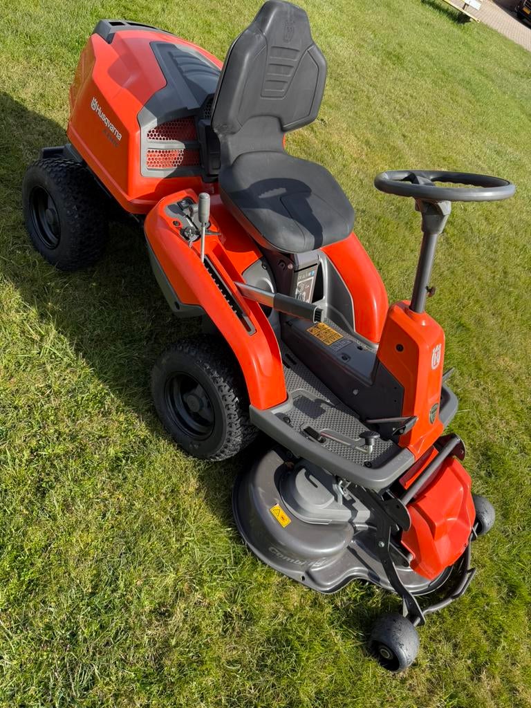 Husqvarna Rider 214 TC/ bouwjaar 2023, Tuin en Terras, Zitmaaiers, Ophalen of Verzenden, Zo goed als nieuw