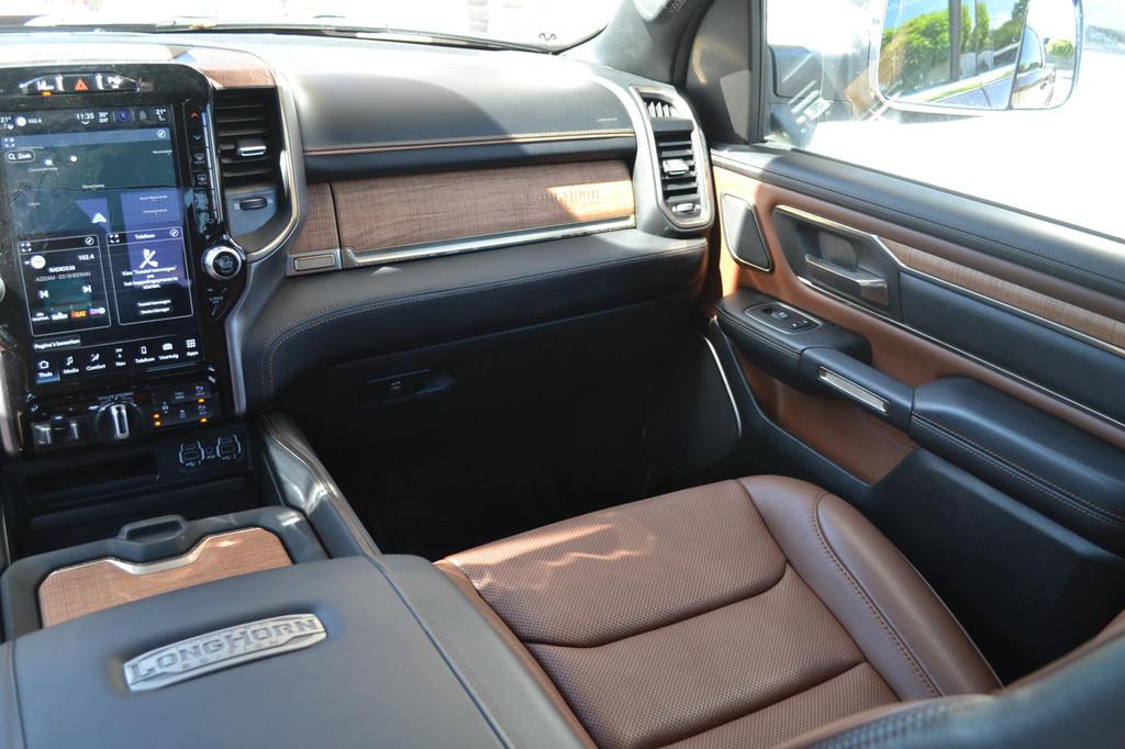 Dodge RAM 1500 5.7 V8 Crew Cab Longhorn, Head-up, 360 camera, Auto's, Automaat, 5654 cc, Leder, Bedrijf