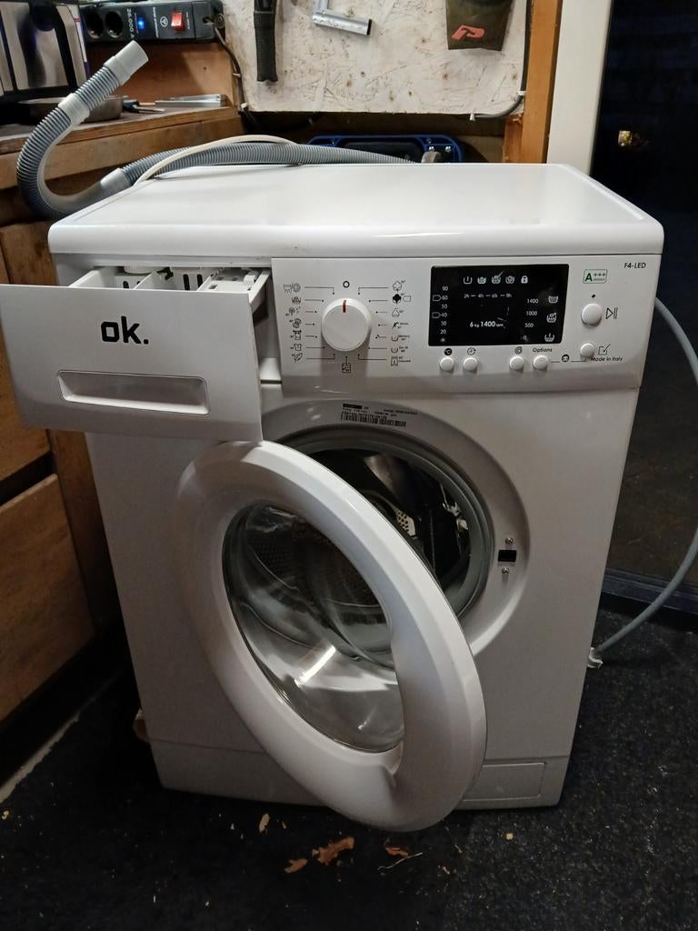 Wasmachine OK, Witgoed en Apparatuur, Ophalen, Zo goed als nieuw, Voorlader, 85 tot 90 cm
