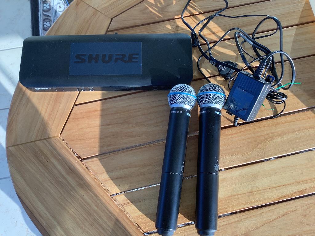 Shure beta 58 draadloze dubbele set, Ophalen of Verzenden, Zo goed als nieuw, Zangmicrofoon, Draadloos