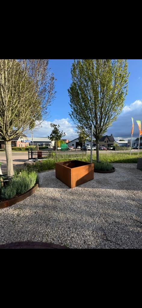 Adezz bloembak cortenstaal 140x140x80, Ophalen, Zo goed als nieuw, Metaal, 100 cm of meer