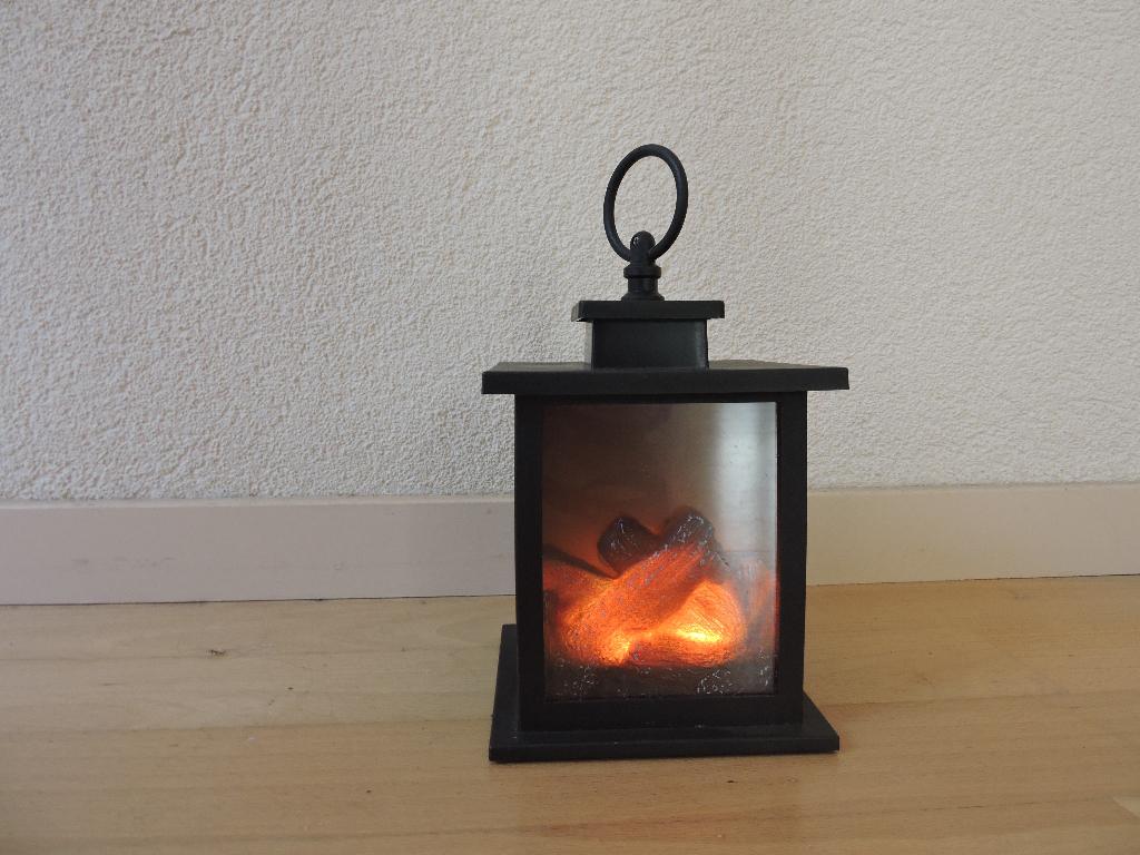 Lantaarn met haardvuur, Ophalen, Kunststof, Gebruikt, Zwart