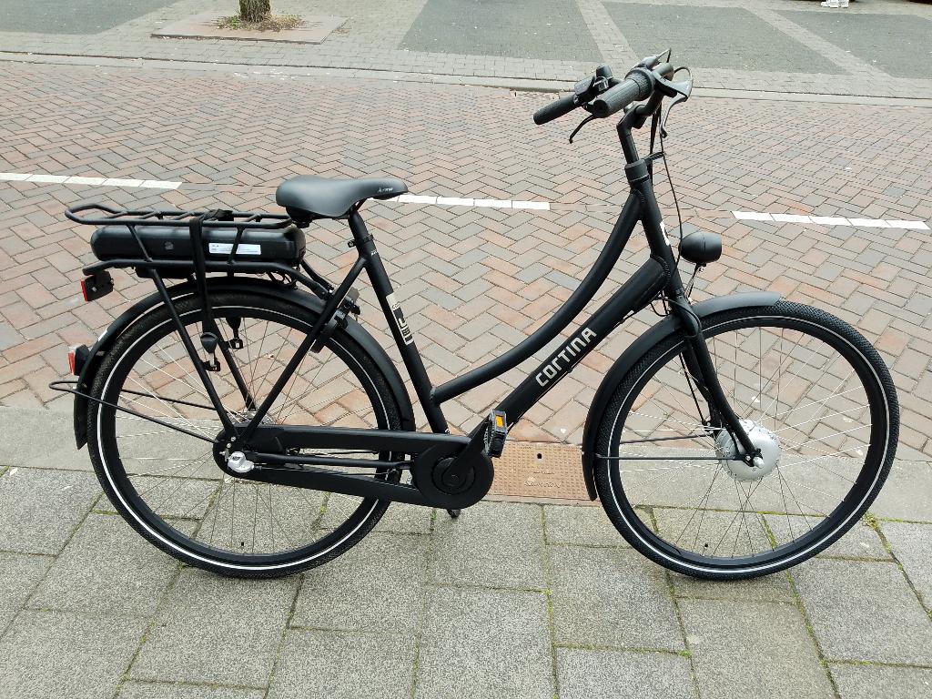 Cortina E-u1 d57 elektrische damesfiets nieuwstaat (ex demo), -, -, Versnellingen, 56 cm of meer