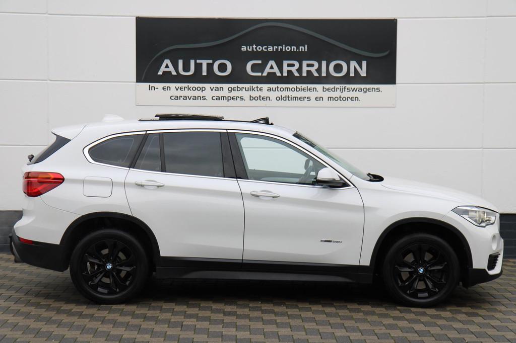 BMW X1 SDrive20i Centennial High Executive Pano Trekhaak NAP, 1998 cc, Wit, SUV of Terreinwagen, 84 €/maand