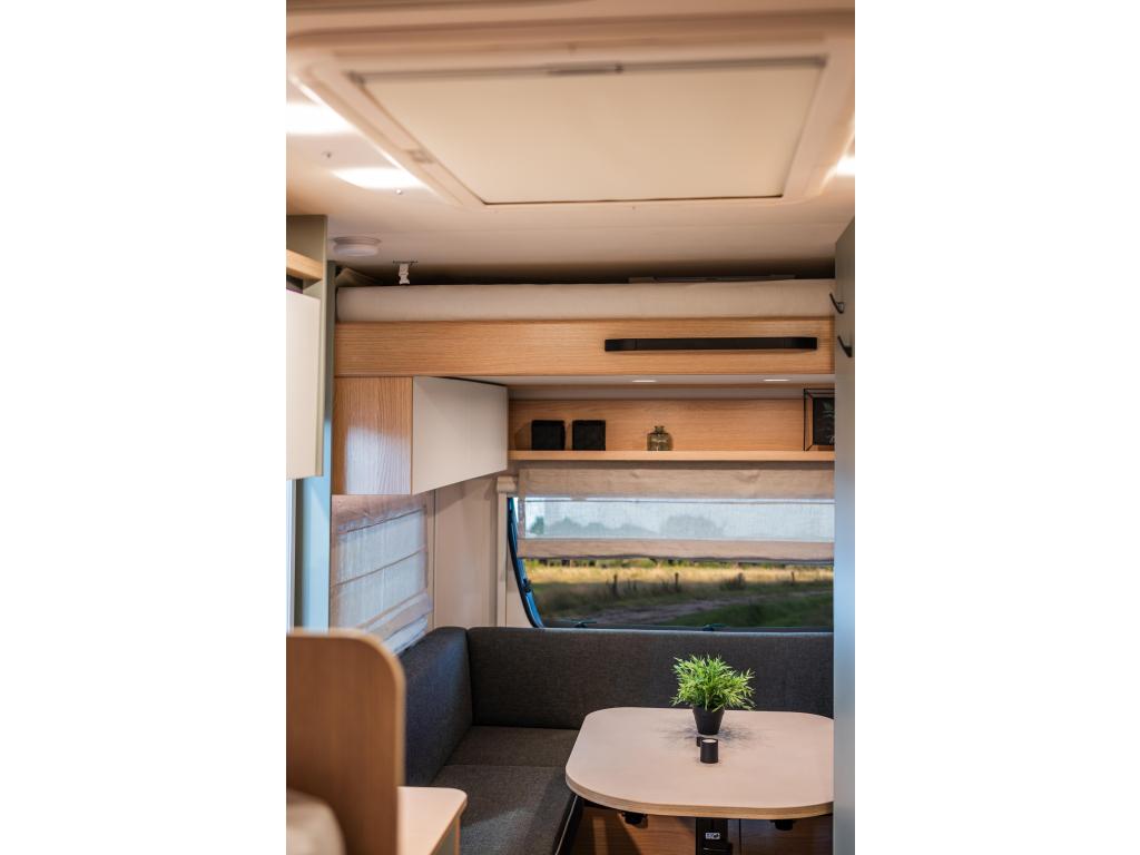 LMC Style Lift 500 K Hefbed!! 7 persoons!! + Gratis mover!, Bedrijf, Treinzit, Meer dan 6, 5 tot 6 meter