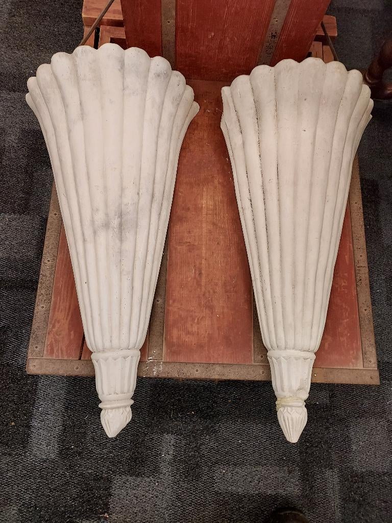 2 Klassieke wandelementen, wandvazen., Ophalen