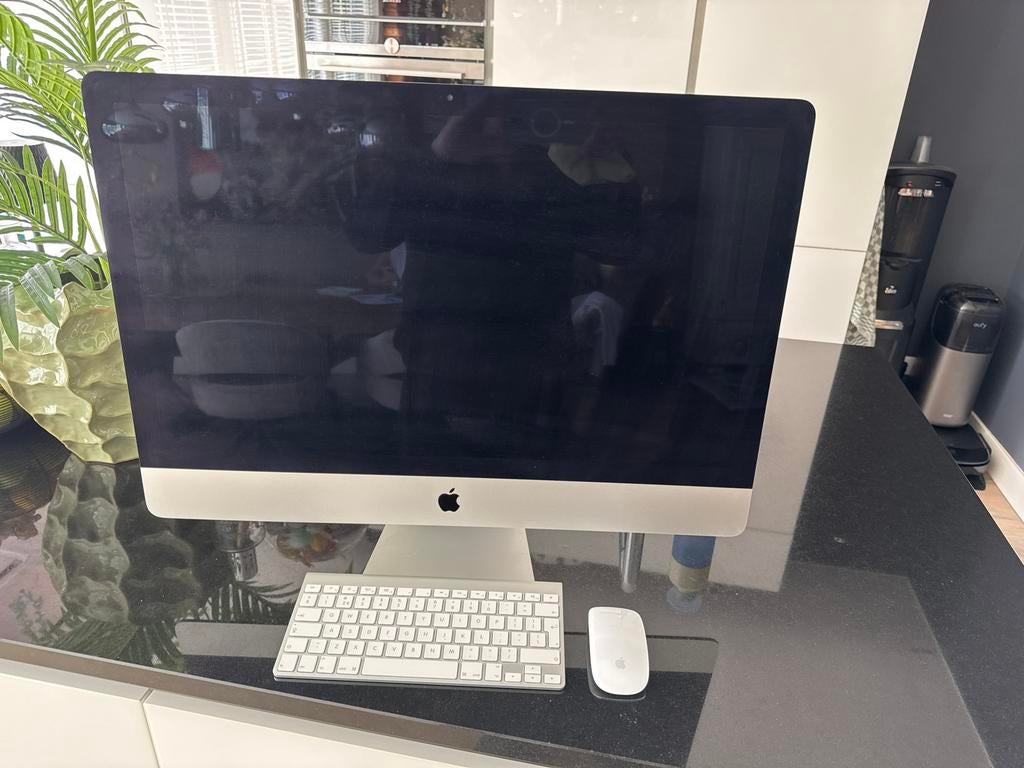 Apple iMac 21.5 inch met Magic Keyboard en Magic Mouse, Computers en Software, IMac, Ophalen of Verzenden, Zo goed als nieuw, Onbekend