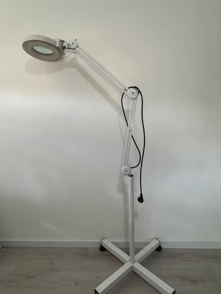 Professionele verstelbare behandellamp op statief, Huis en Inrichting, Ophalen, Zo goed als nieuw, Metaal, 150 tot 200 cm