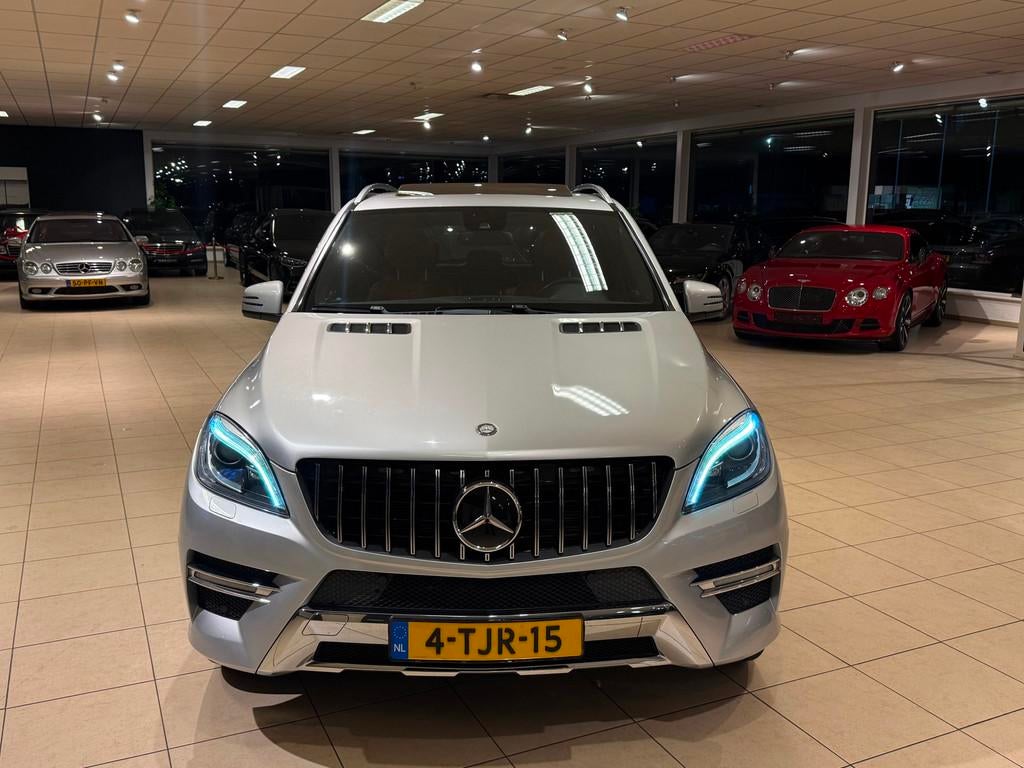 Mercedes-Benz M-klasse ML350 AMG|Schuifdak|Designo|Distronic, Auto's, Automaat, Euro 5, Gebruikt, 138 €/maand