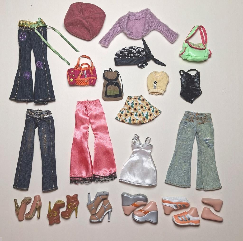 MGA Bratz kleertjes uit periode2007-2009, Verzenden, Zo goed als nieuw, Kleertjes