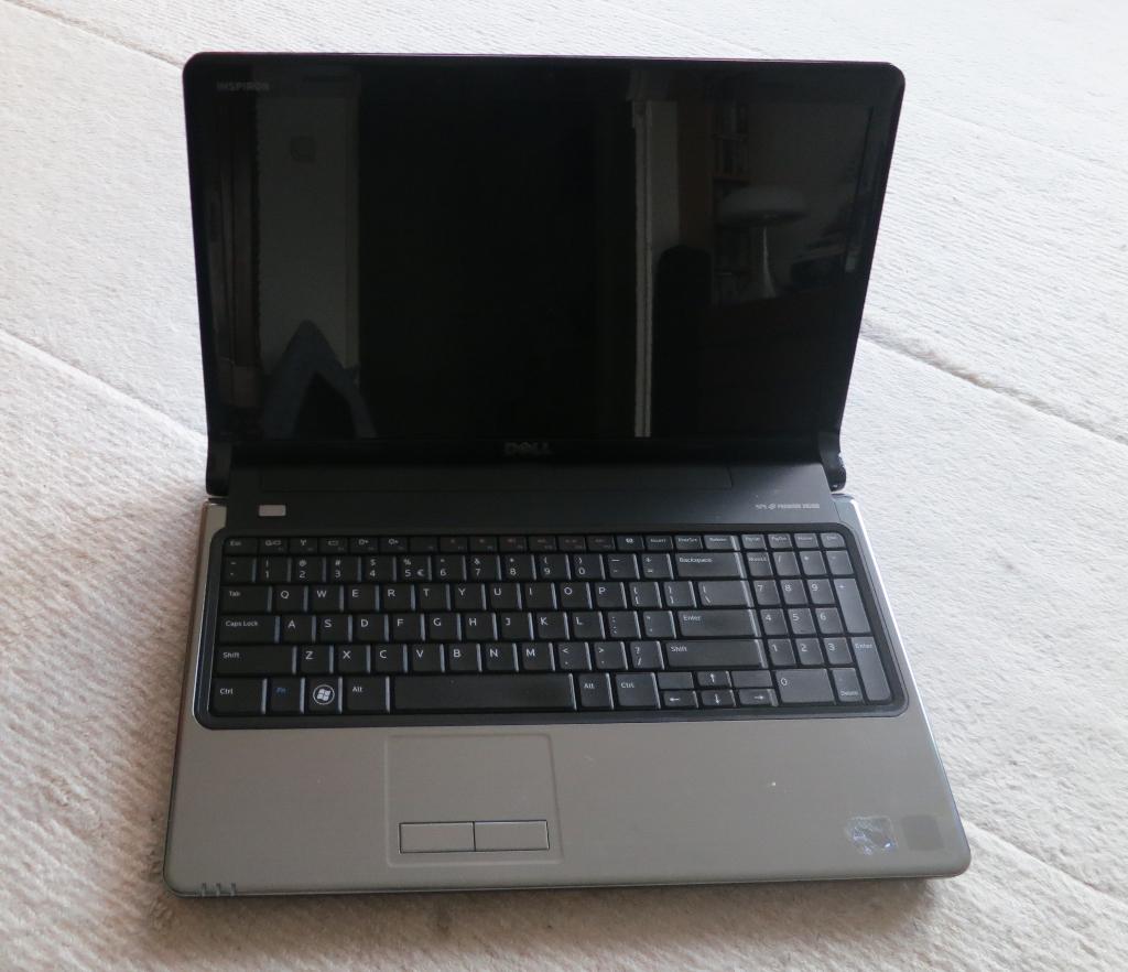dell inspiron 1564  DEFECT voor Onderdelen, Ophalen, Niet werkend, 15 inch, Onbekend