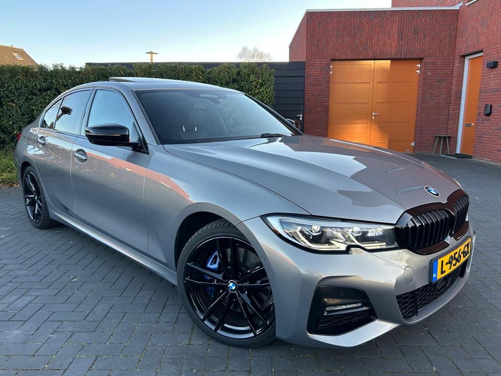 BMW 3-Serie 330e 292pk 2020 M-pakket / panodak / trekhaak, Auto's, BMW, Automaat, 1998 cc, Achterwielaandrijving, 4 cilinders