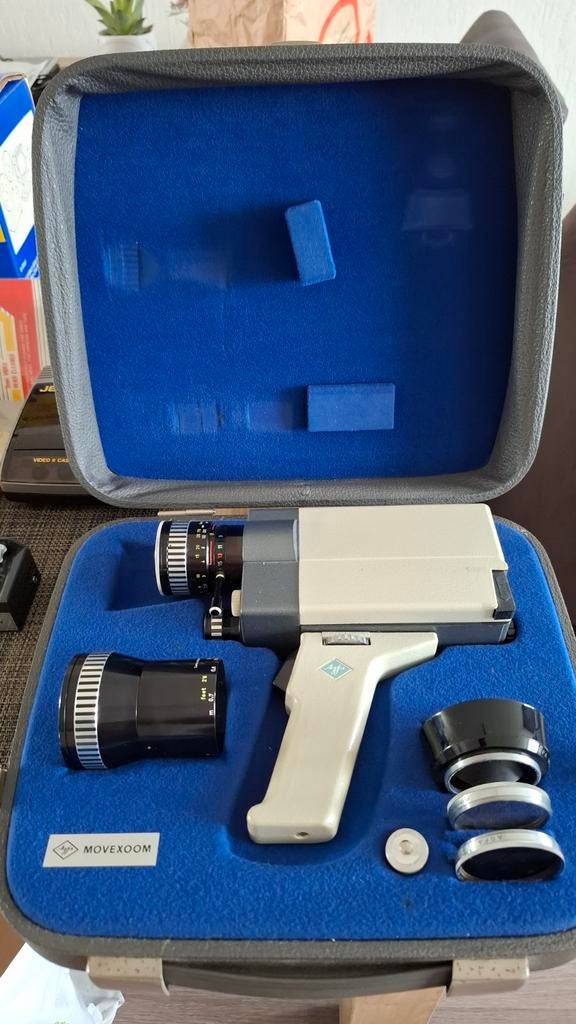 Oude Agfa movexzoom camera en bewerkings apparaatjes., Ophalen, 1940 tot 1960, Filmcamera