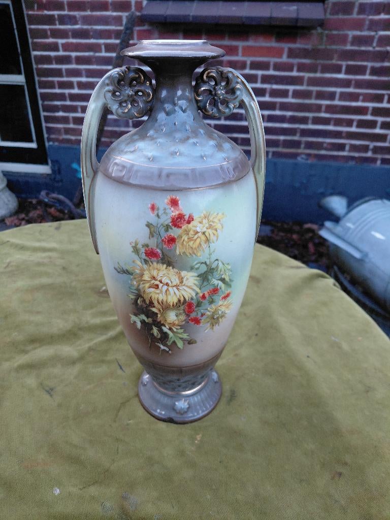 Jugendstill gebloemde vaas met oren., Verzenden