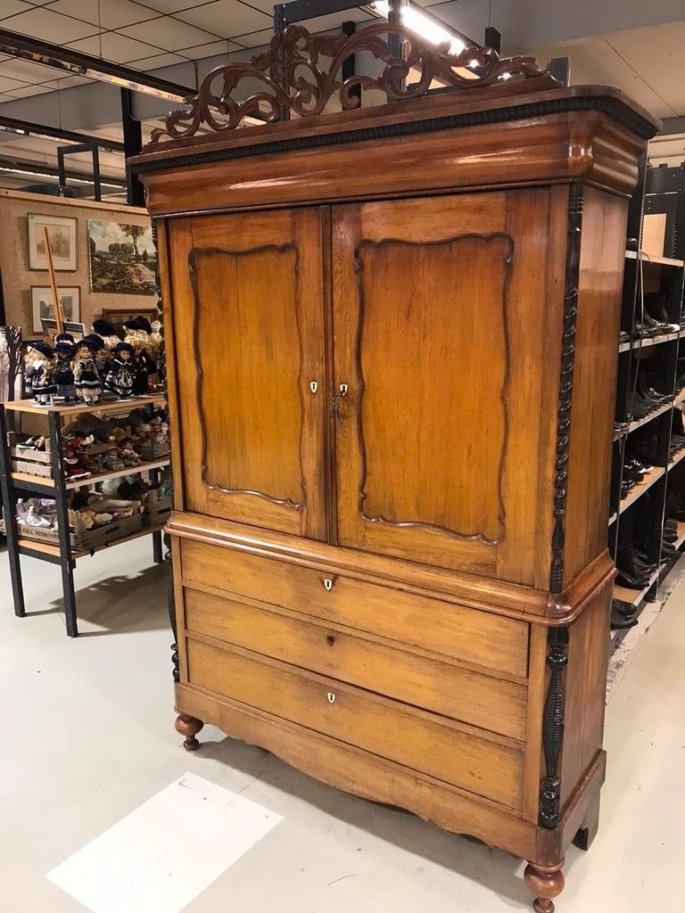 Zeer fraaie Oer Hollandse Kabinetskast, Ophalen