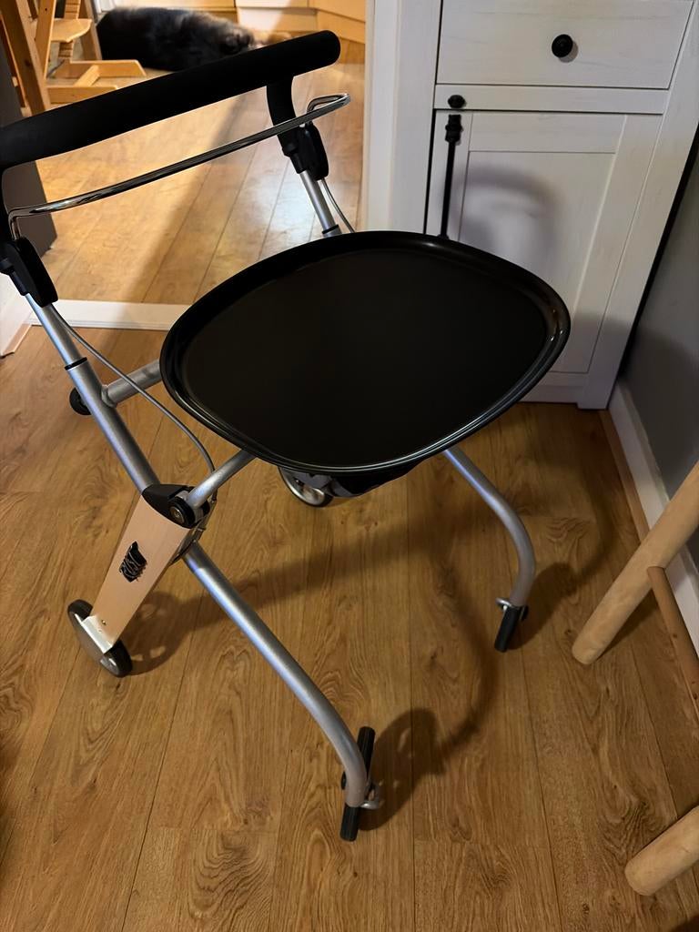 Binnen rollator., Ophalen of Verzenden, Lichtgewicht, Zo goed als nieuw