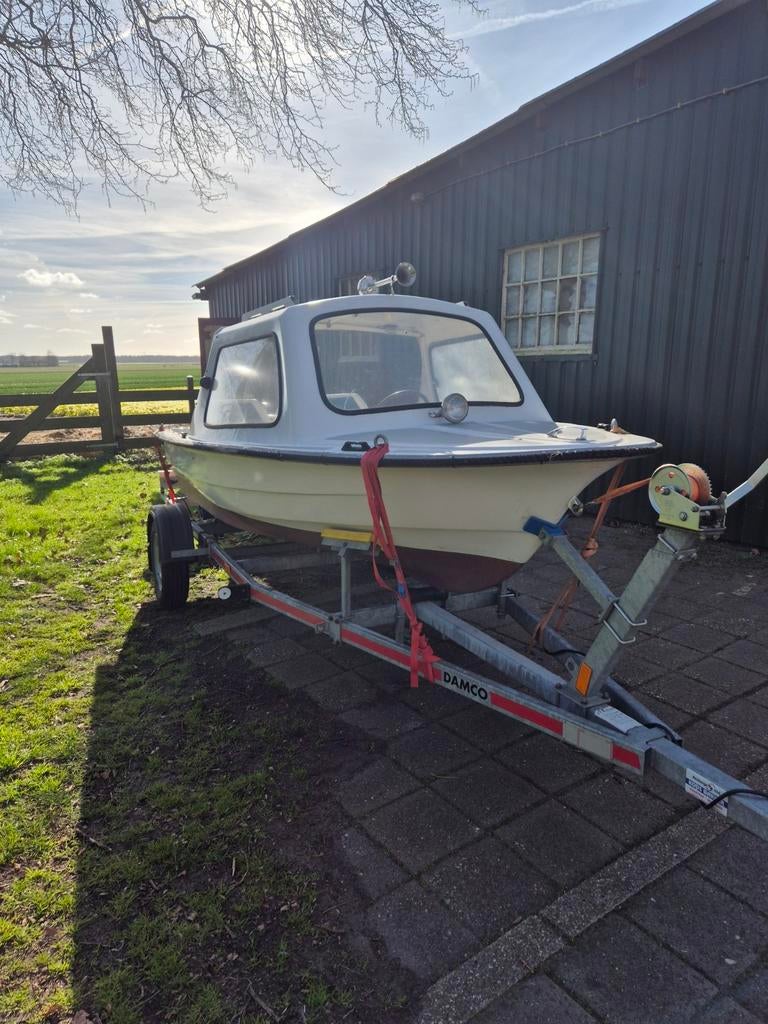 Polyester  kajuitboot, Ophalen, Zo goed als nieuw, Minder dan 10 pk, Tot 6 meter