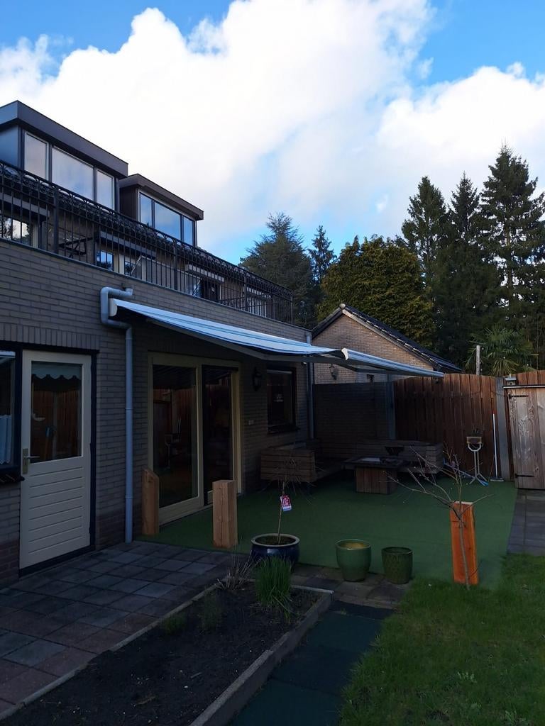 Zonnescherm knikarm electrisch, Ophalen, Gebruikt