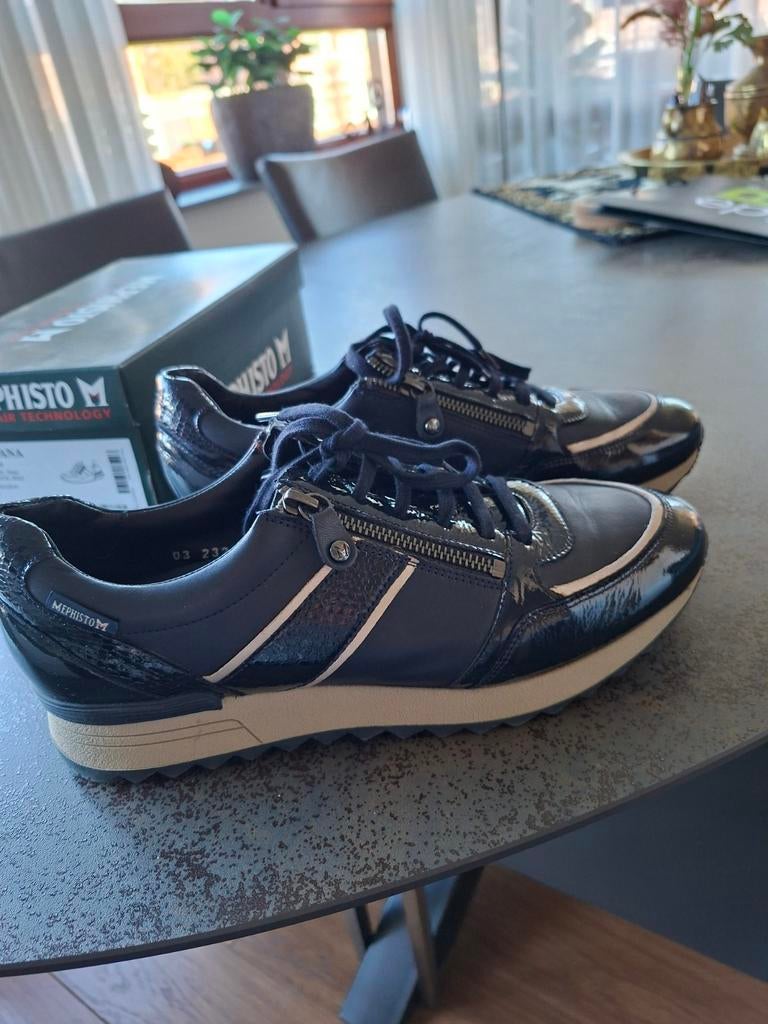 Dames schoenen  maat 8.5, Ophalen of Verzenden, Zo goed als nieuw, Zwart, Sneakers of Gympen