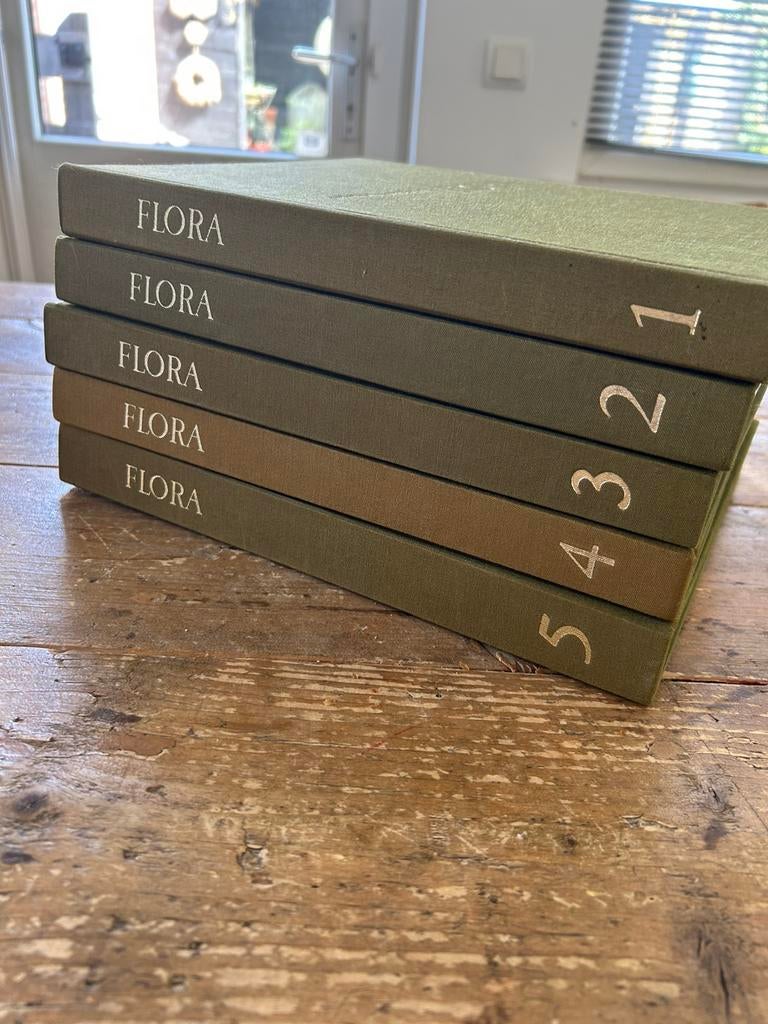Nederlandse oecologische flora deel 1-5, Boeken, Ophalen of Verzenden, Zo goed als nieuw, Bloemen en Planten, Complete serie