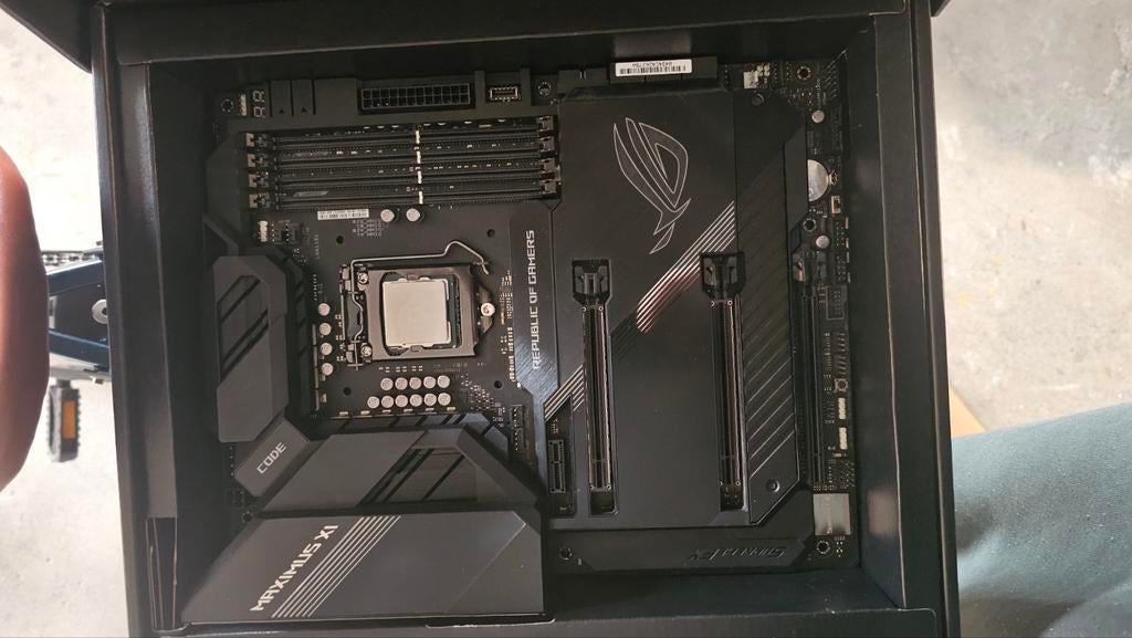 ROG Maximus XI Code met Intel i9 9900K CPU, Gebruikt, LGA 1151, DDR4, Ophalen of Verzenden