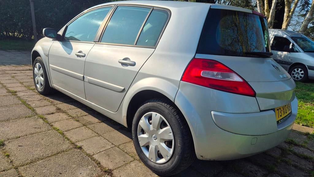 Renault Mégane 1.6-16V Business Line DISTRIBUTIE VERV. 2023, Voorwielaandrijving, Gebruikt, 4 cilinders, 49 €/maand