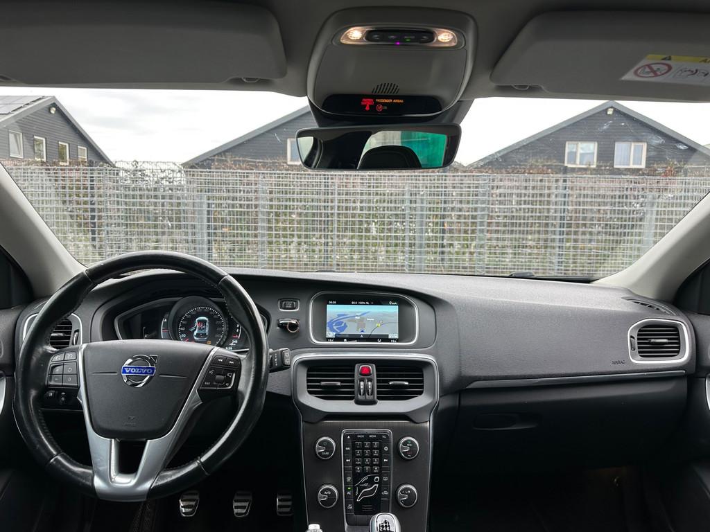 Volvo V40 2.0 D4 R-Design Business / Navi / PDC / Clima / Cr, Voorwielaandrijving, Euro 5, Stof, Gebruikt