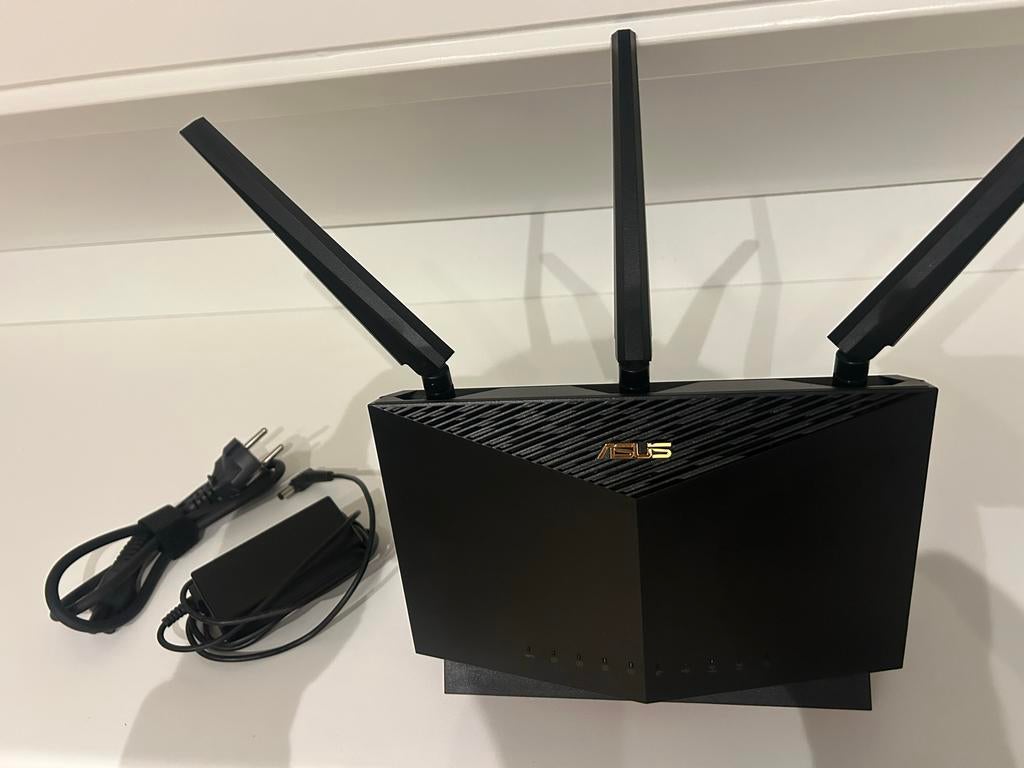 ASUS RT-AX86S  super snelle Router wifi 6, Computers en Software, Routers en Modems, Ophalen of Verzenden, Zo goed als nieuw, Router