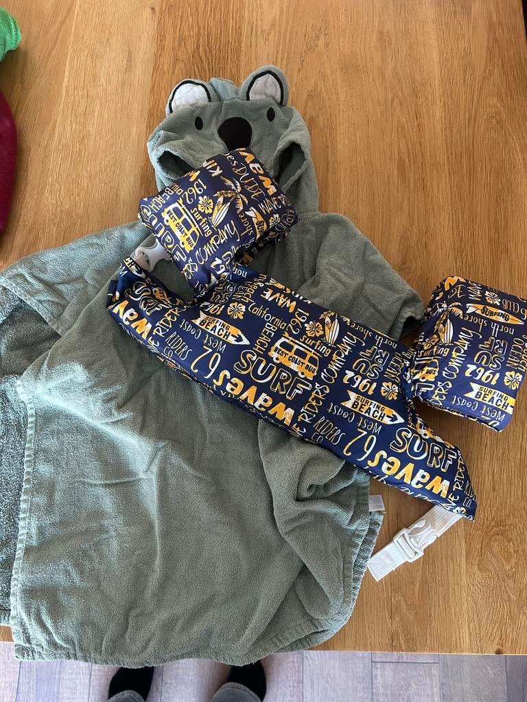 Happy Swimmer (puddle jumper) zwembandjes en badponcho, Ophalen, Zo goed als nieuw