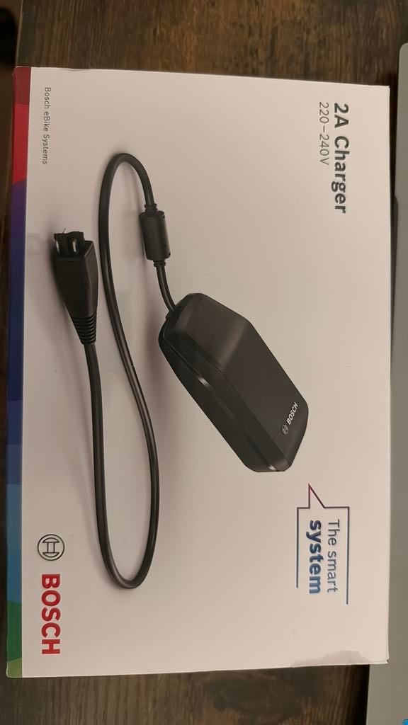 Bosch e-bike 2A charger, Fietsen en Brommers, Elektrische fietsen, Ophalen of Verzenden, Nieuw, 50 km per accu of meer, Cube