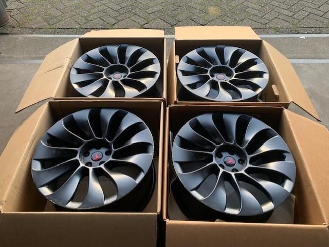 21 INCH TESLA MODEL Y UBERTURBINE VELGEN BREEDSET ORIGINEEL, Gebruikt, ., 275 mm, Banden en Velgen