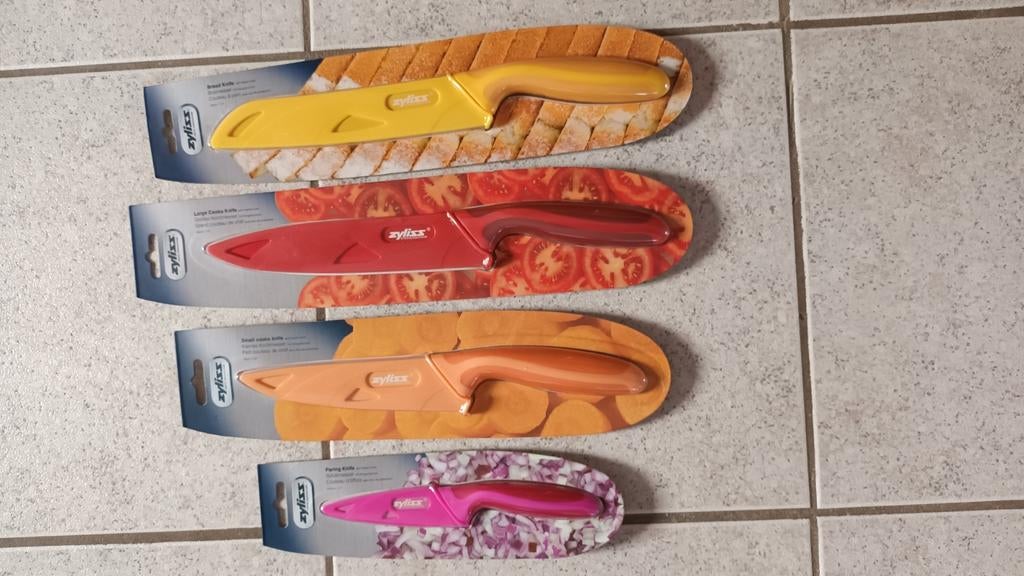 Nieuwe set van 4 keukenmessen Zyliss, Huis en Inrichting, Keuken | Bestek, Nieuw, Bestekset, Kunststof, Ophalen of Verzenden