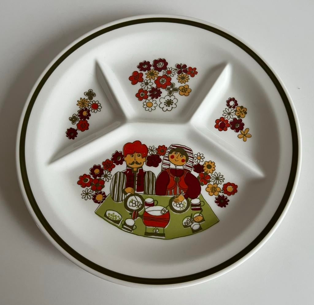 Noors Figgjo Flint Folklore Fonduebord Turi Design, Keramiek, Ophalen of Verzenden, Zo goed als nieuw, Bord(en)