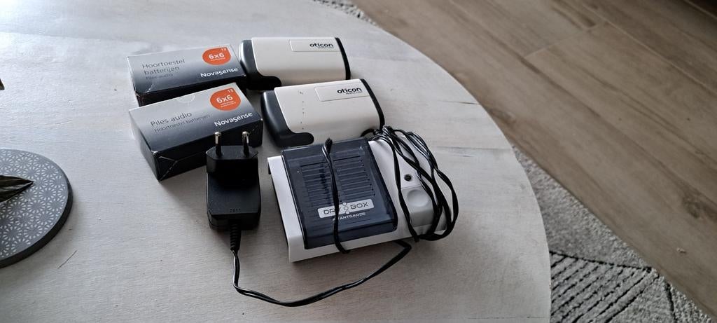 Gehoortoestel en droogkast, Diversen, Verpleegmiddelen, Ophalen of Verzenden