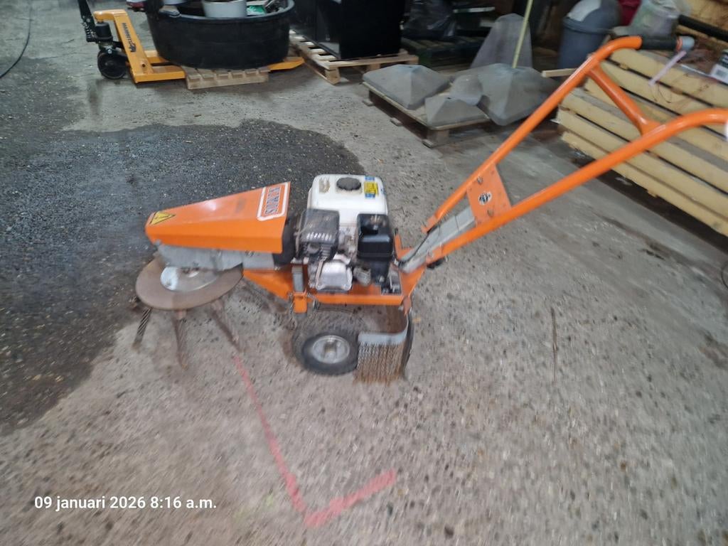 Nimos Onkruidborstelmachine, Ophalen, Gebruikt