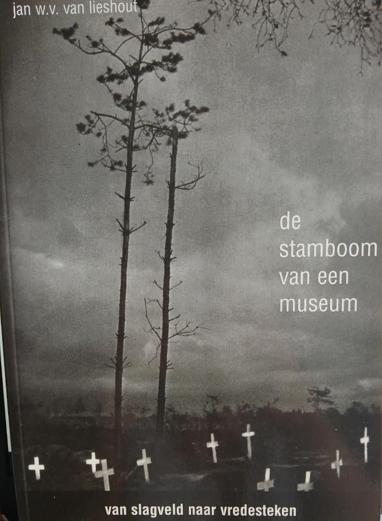 De stamboom van een museum -Jan W. V. van Lieshout, Ophalen of Verzenden, Tweede Wereldoorlog, Zo goed als nieuw, Overige onderwerpen