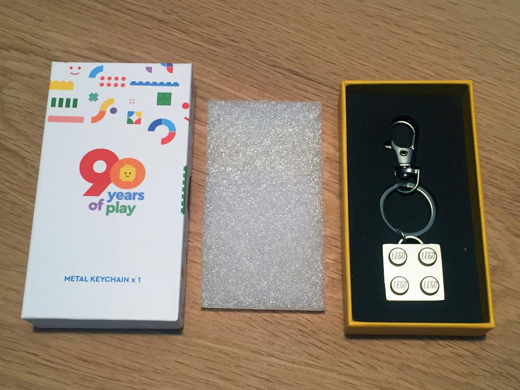 LEGO® 100871 - Zilver metalen 2x2 sleutelhanger *Nieuw*, Ophalen of Verzenden, Nieuw, Complete set, Lego