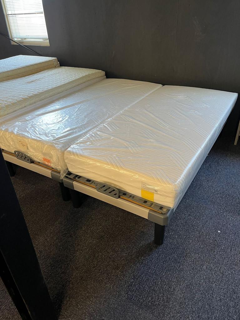 180x200 Elektrische tempur schotelbodems met matrassen, Ophalen, Overige materialen, Eenpersoons, Nieuw