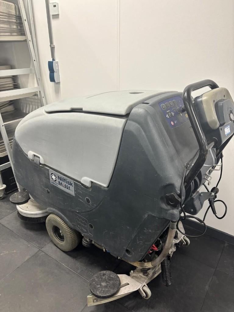 Nilfisk BA 651 Schrobzuigmachine, Witgoed en Apparatuur, Stofzuigers, Gebruikt, Ophalen of Verzenden