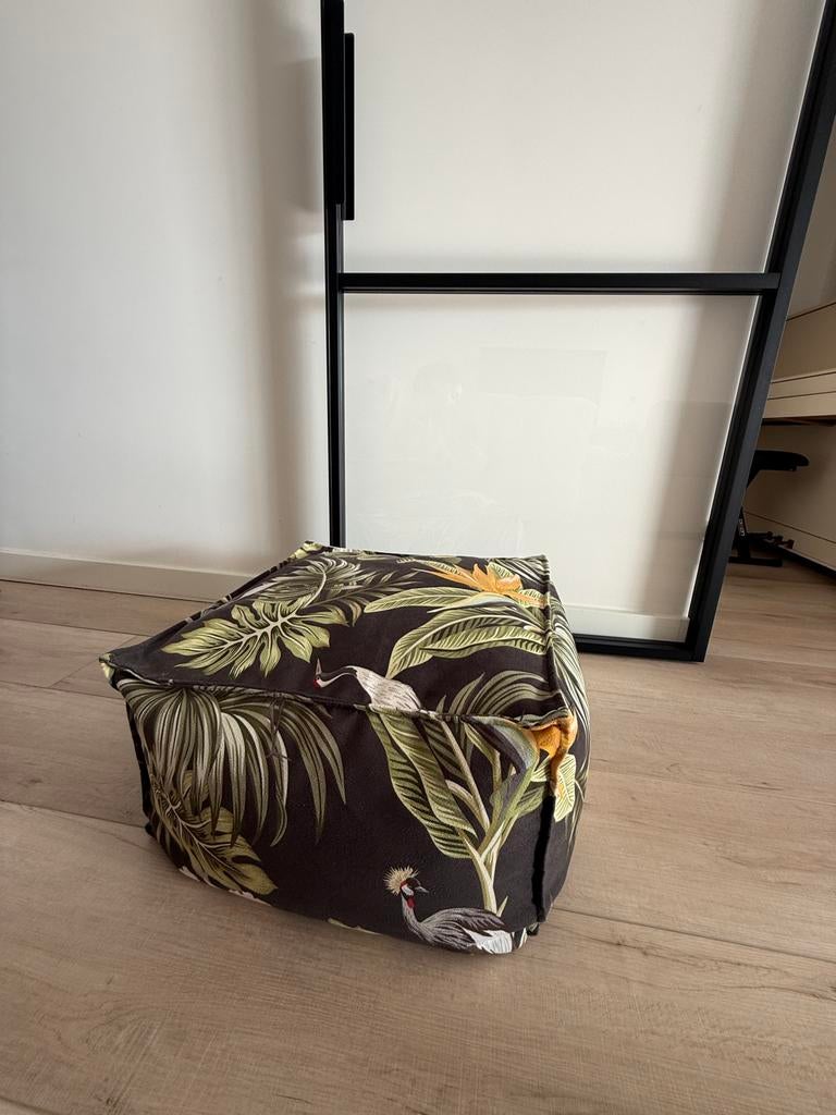 Leuke vierkante poef met tropische print, Ophalen, Minder dan 50 cm, Gebruikt, Vierkant