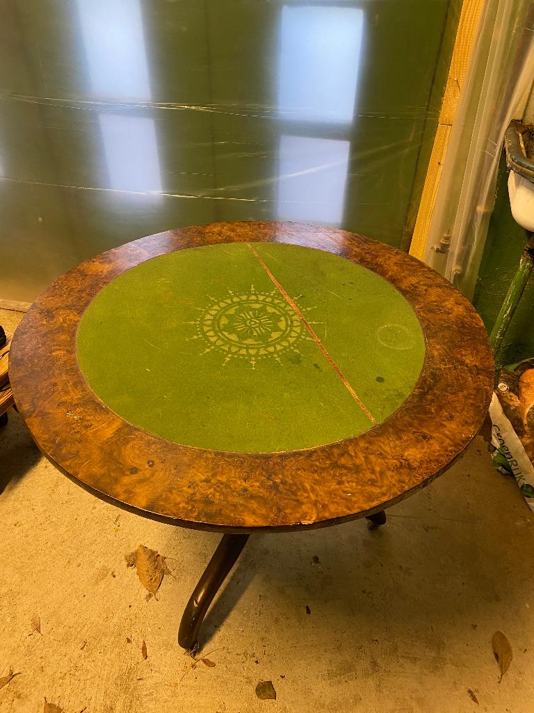 Antieke kaarttafel, Ophalen