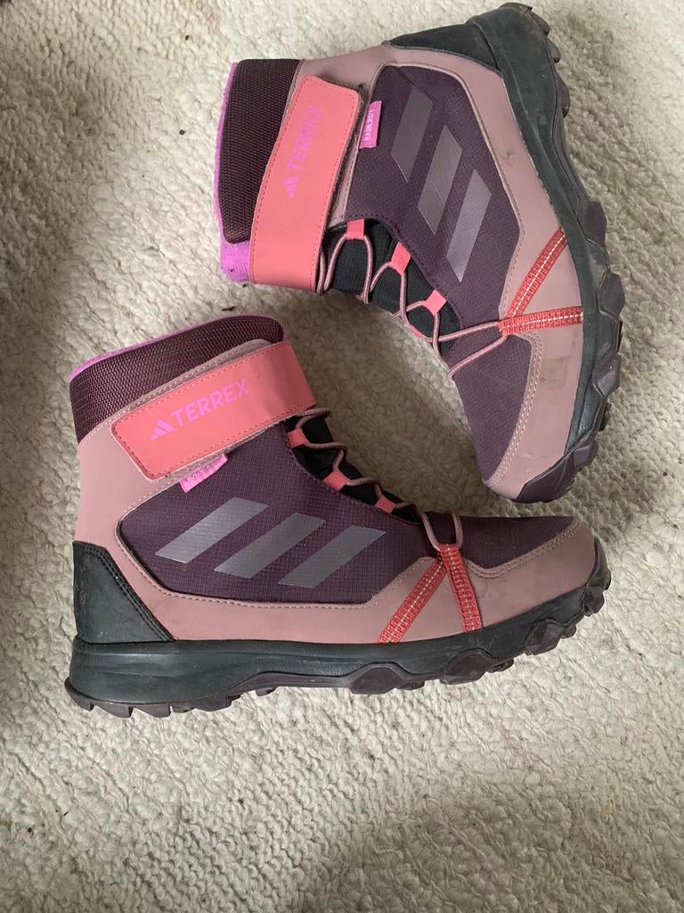 Adidas Terrex Snow boots 38, Kinderen en Baby's, Kinderkleding | Schoenen en Sokken, Jongen of Meisje, Ophalen of Verzenden, Laarzen