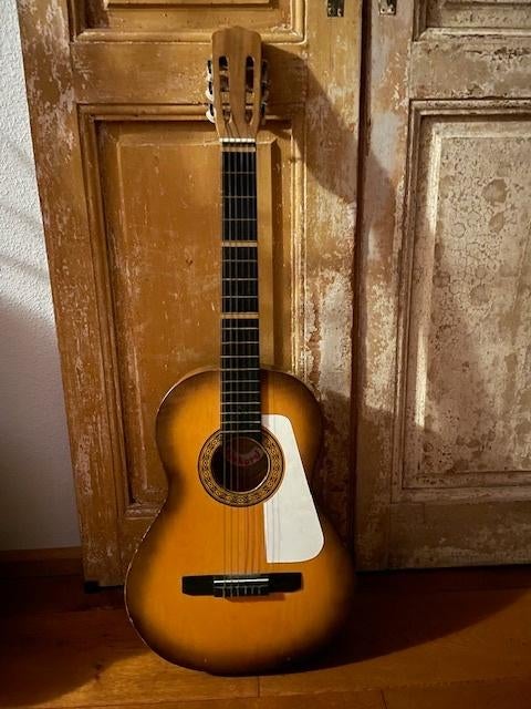 Spaanse gitaar, Ophalen, Gebruikt, Klassieke of Spaanse gitaar