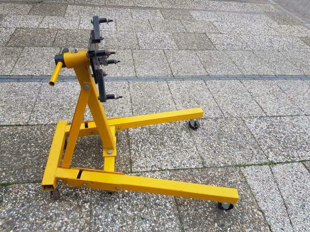 Te huur: Motormontagesteun / Motorblok stand / montagesteun., Auto diversen, Autogereedschap, Ophalen, Gebruikt