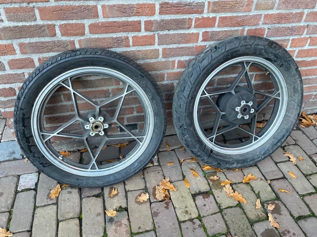 Suzuki GS750 Gietwielen + Banden, Ophalen of Verzenden, Gebruikt