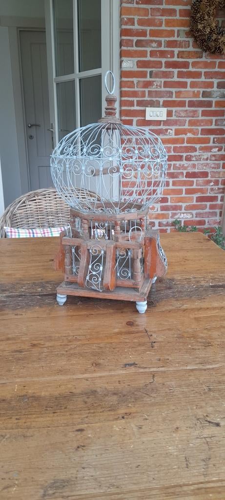 Oud vogelkooitje, Ophalen