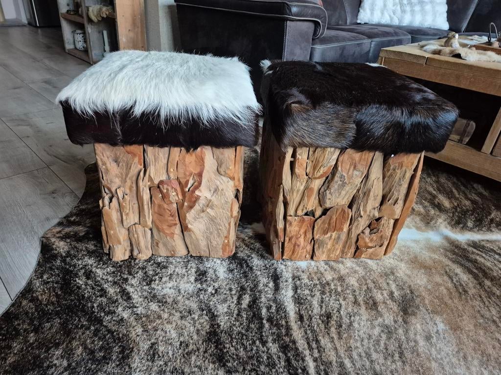 Super gave houten poef met geitenhuid, Ophalen of Verzenden, Zo goed als nieuw, Rechthoekig, Minder dan 50 cm
