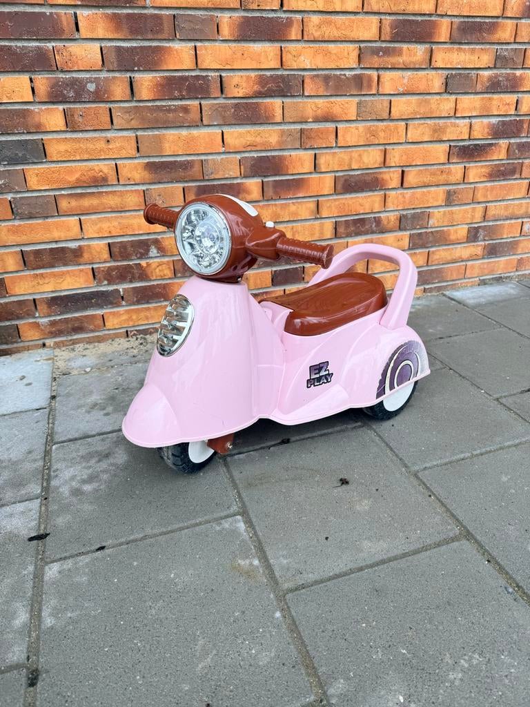 Diverse kinderrijvoertuigen: scooter, driewieler, brandweera, Ophalen, Gebruikt, Loopfiets