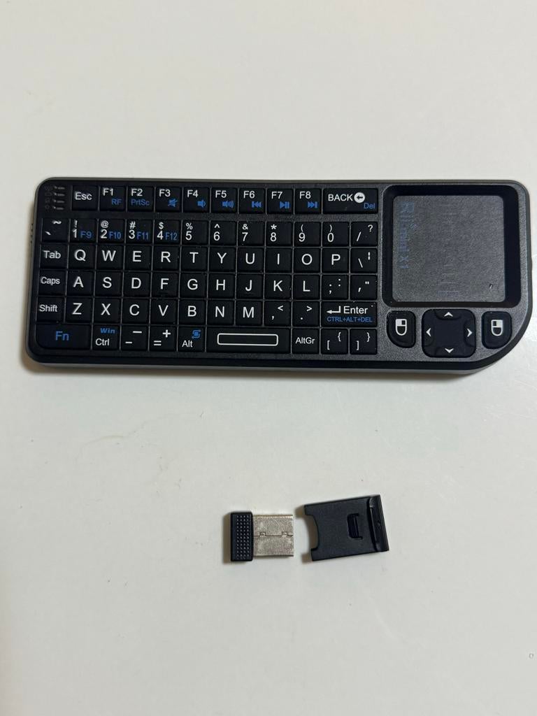 Mini Draadloos Toetsenbord met Touchpad - QWERTY, Computers en Software, Toetsenborden, Ophalen of Verzenden, Qwerty, Zo goed als nieuw